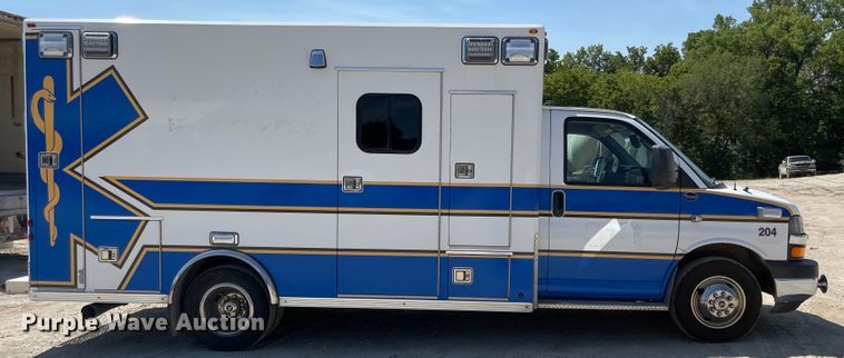 image for item MU9008 2015 Chevrolet Express G4500  ambulance