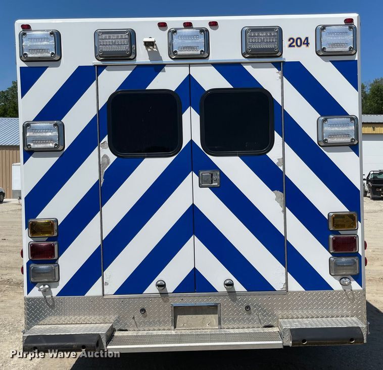 image for item MU9008 2015 Chevrolet Express G4500  ambulance