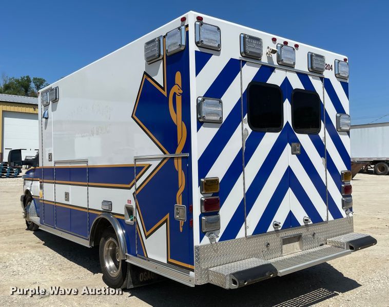 image for item MU9008 2015 Chevrolet Express G4500  ambulance