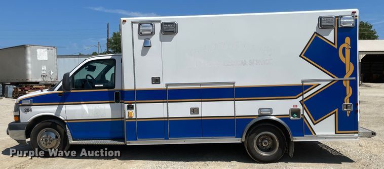 image for item MU9008 2015 Chevrolet Express G4500  ambulance
