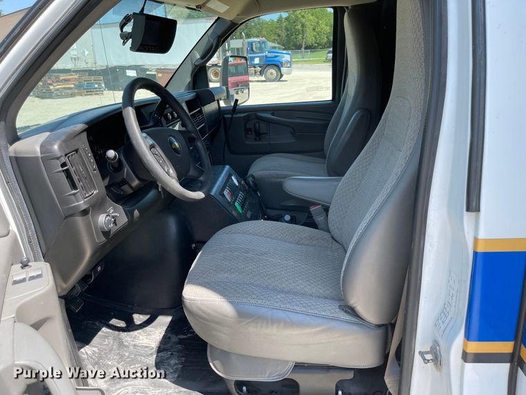 image for item MU9008 2015 Chevrolet Express G4500  ambulance