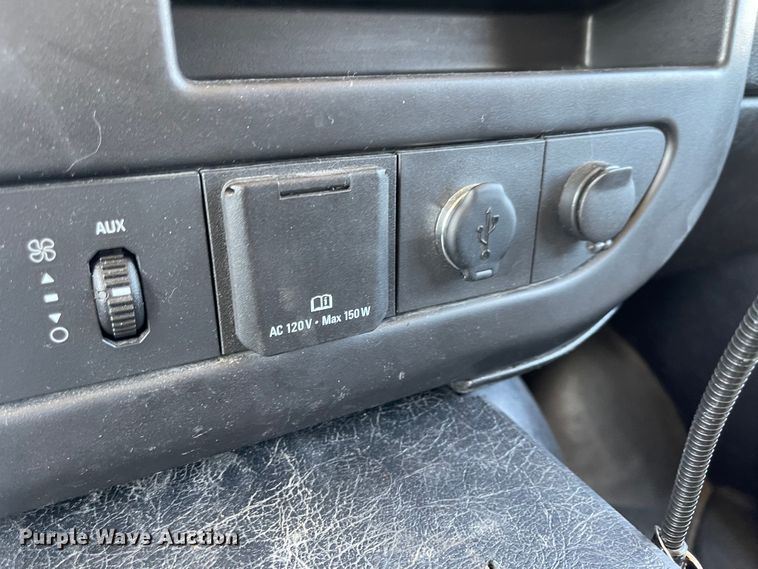 image for item MU9008 2015 Chevrolet Express G4500  ambulance