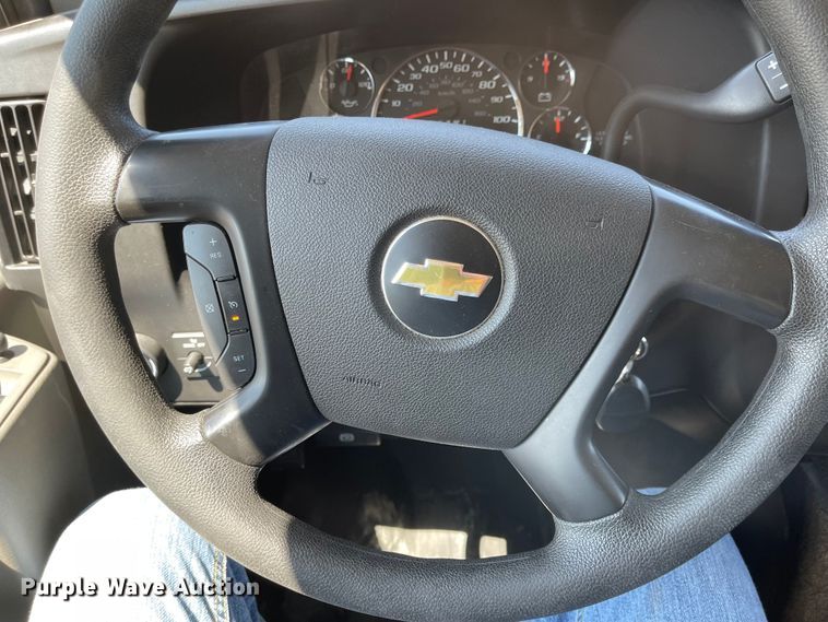 image for item MU9008 2015 Chevrolet Express G4500  ambulance