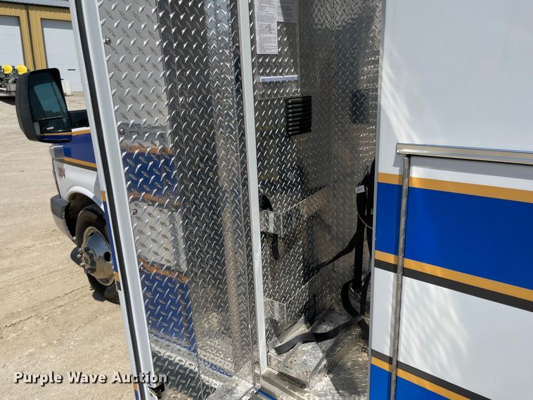 image for item MU9008 2015 Chevrolet Express G4500  ambulance