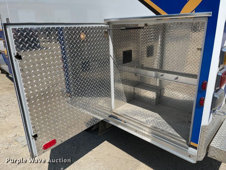 image for item MU9008 2015 Chevrolet Express G4500  ambulance