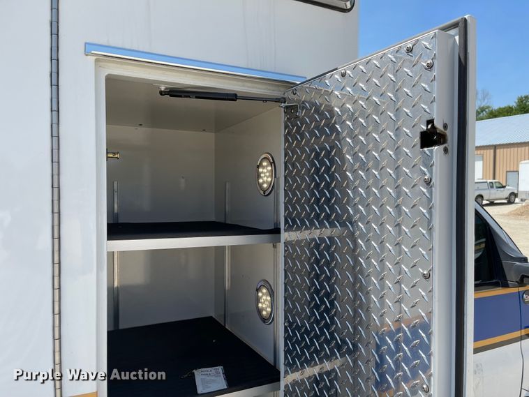 image for item MU9008 2015 Chevrolet Express G4500  ambulance