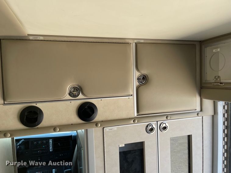 image for item MU9008 2015 Chevrolet Express G4500  ambulance