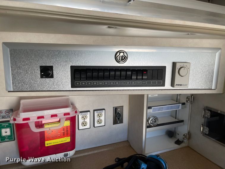 image for item MU9008 2015 Chevrolet Express G4500  ambulance