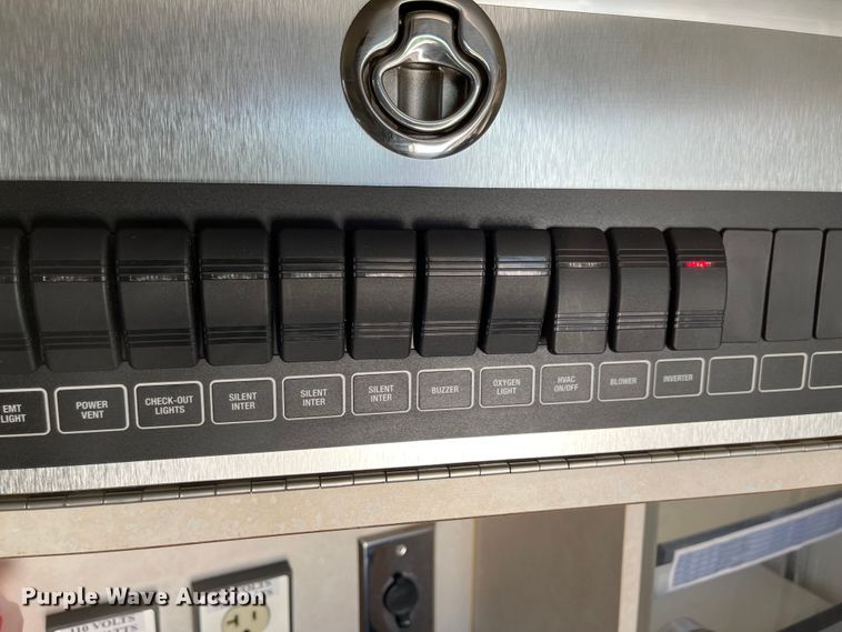 image for item MU9008 2015 Chevrolet Express G4500  ambulance