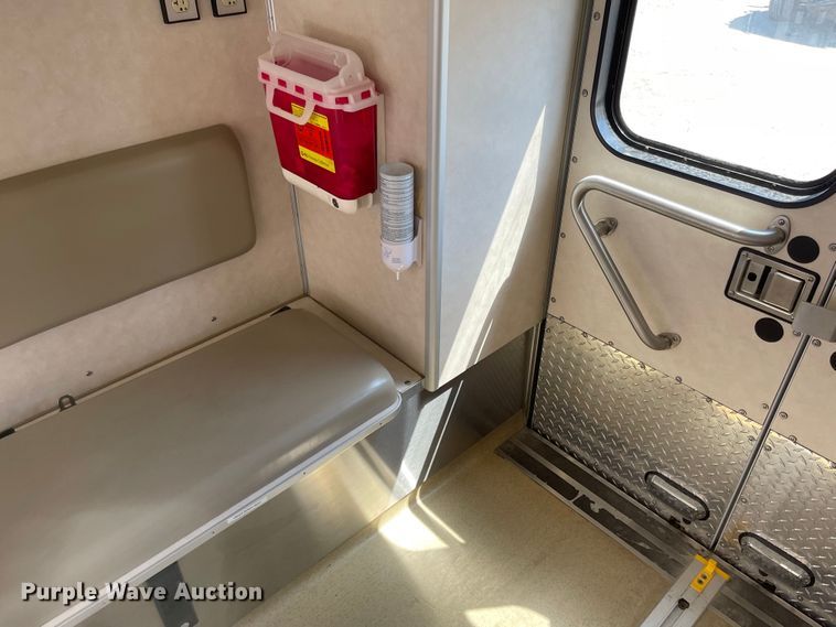 image for item MU9008 2015 Chevrolet Express G4500  ambulance