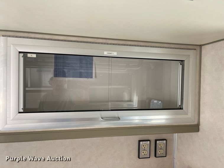 image for item MU9008 2015 Chevrolet Express G4500  ambulance