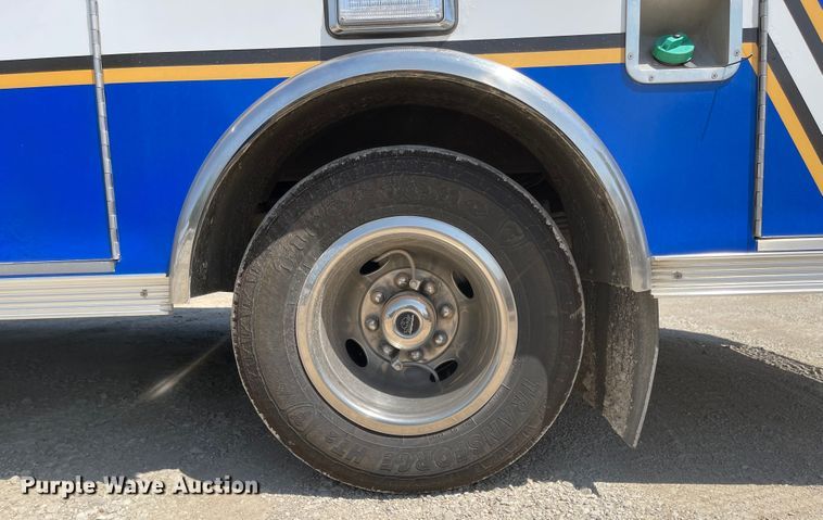 image for item MU9008 2015 Chevrolet Express G4500  ambulance