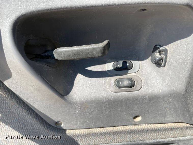 image for item MU9009 2000 Sterling L9500  truck cab and chassis