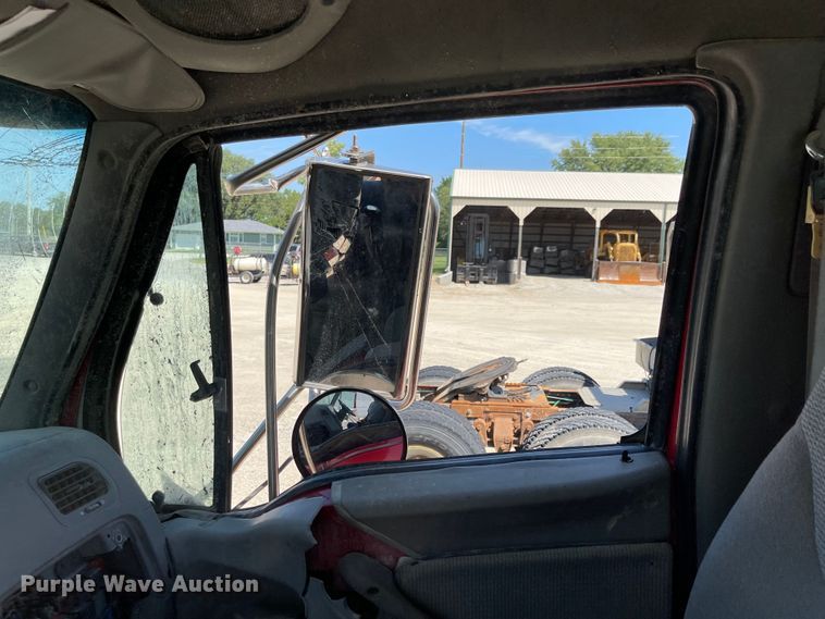 image for item MU9009 2000 Sterling L9500  truck cab and chassis