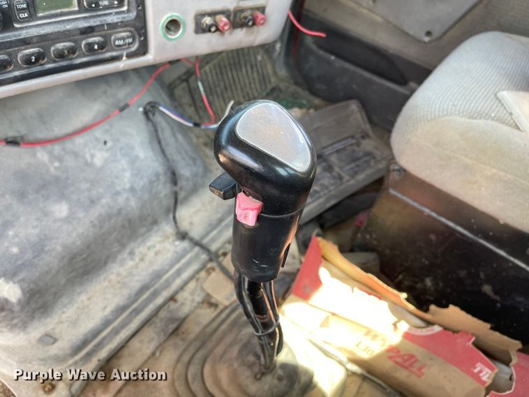 image for item MU9009 2000 Sterling L9500  truck cab and chassis