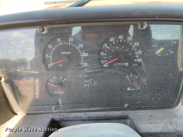 image for item MU9009 2000 Sterling L9500  truck cab and chassis