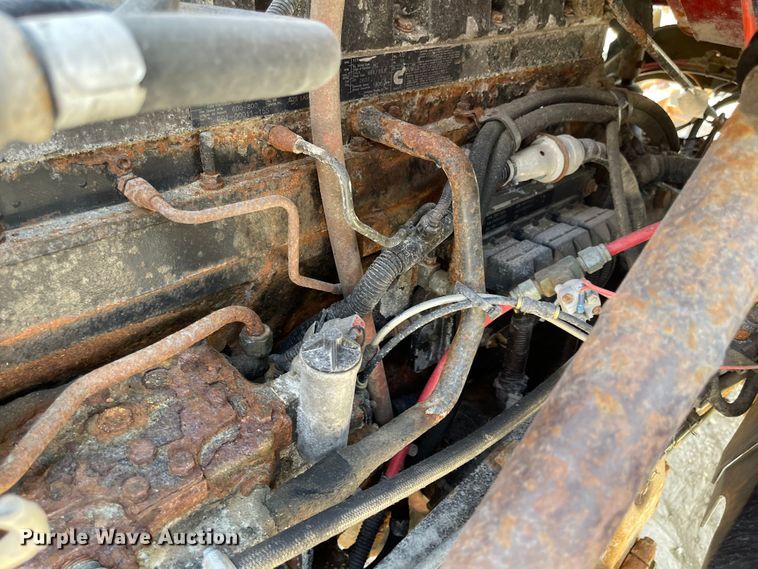 image for item MU9009 2000 Sterling L9500  truck cab and chassis