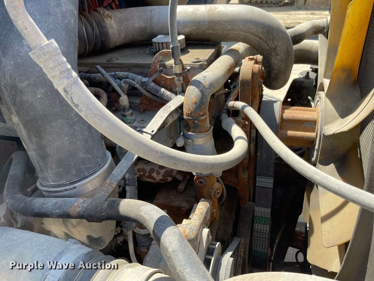 image for item MU9009 2000 Sterling L9500  truck cab and chassis