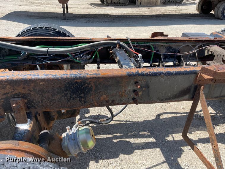 image for item MU9009 2000 Sterling L9500  truck cab and chassis