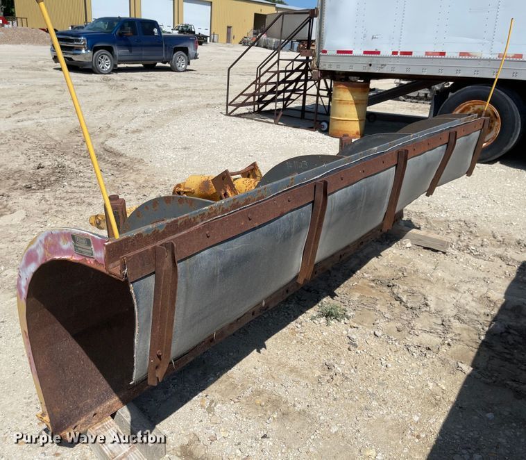 image for item MU9010 Flink 10PA48  snow plow