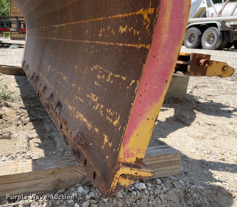 image for item MU9010 Flink 10PA48  snow plow