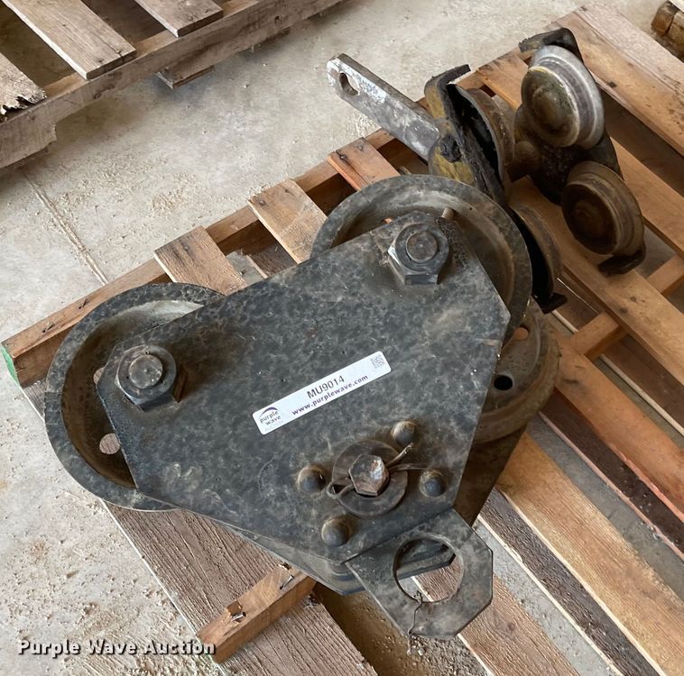 image for item MU9014 (2) beam trolleys