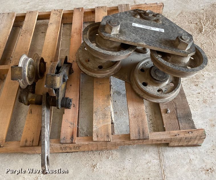 image for item MU9014 (2) beam trolleys