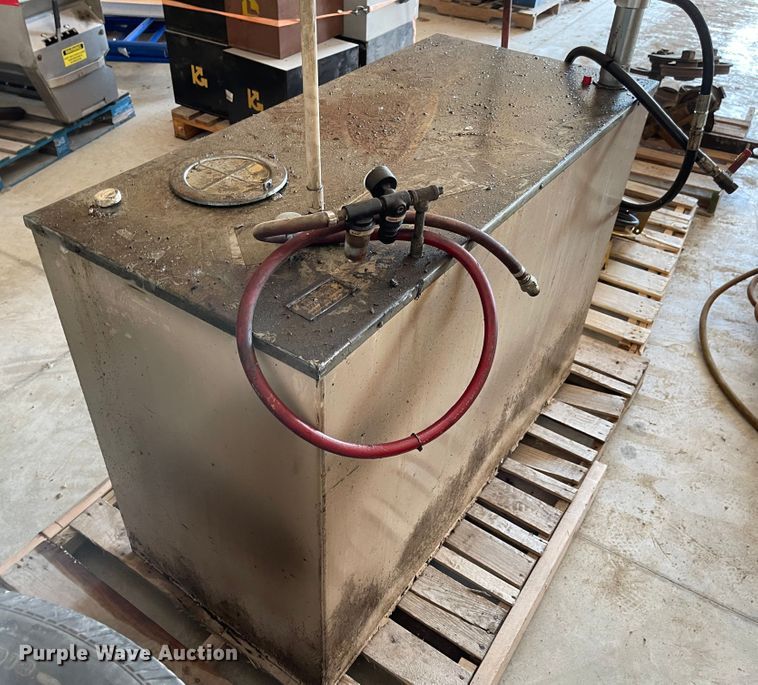 image for item MU9016 Oil tank