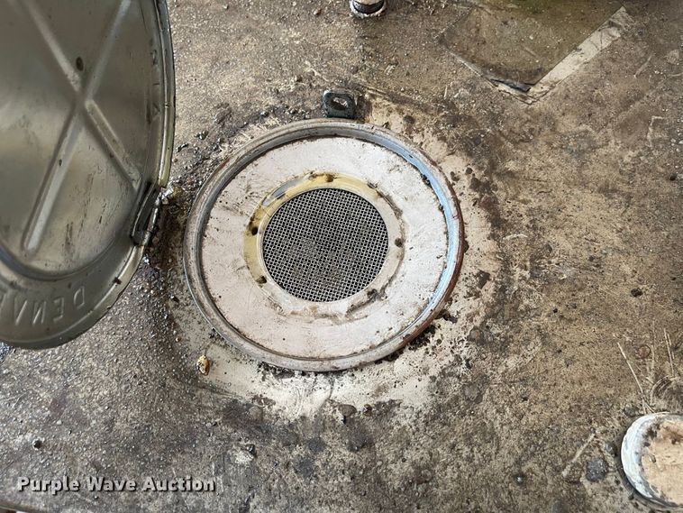 image for item MU9016 Oil tank