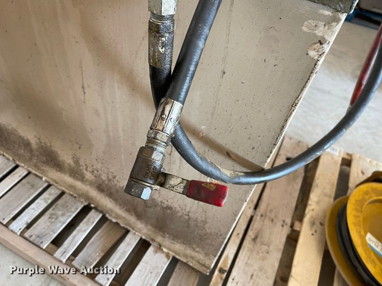 image for item MU9016 Oil tank