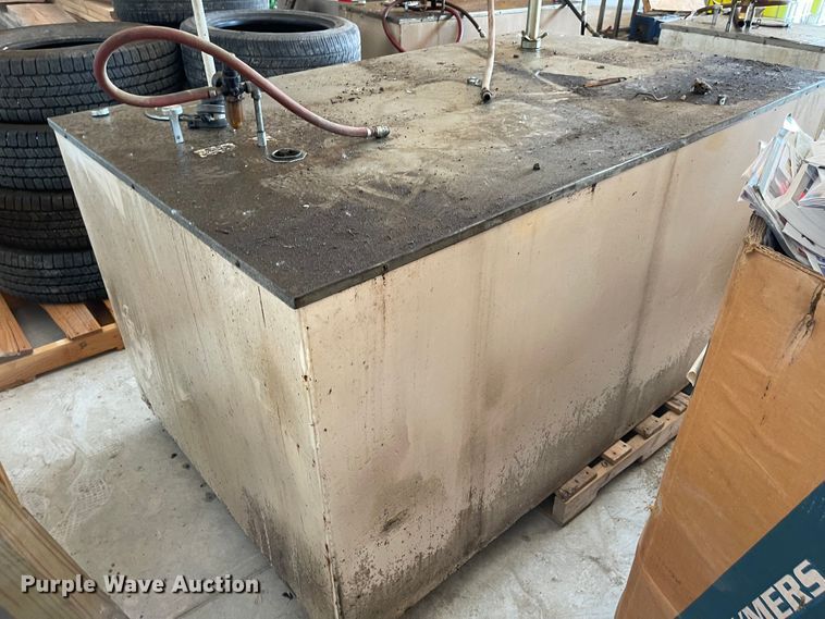 image for item MU9018 Oil tank