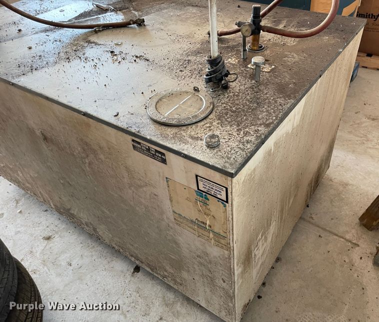 image for item MU9018 Oil tank