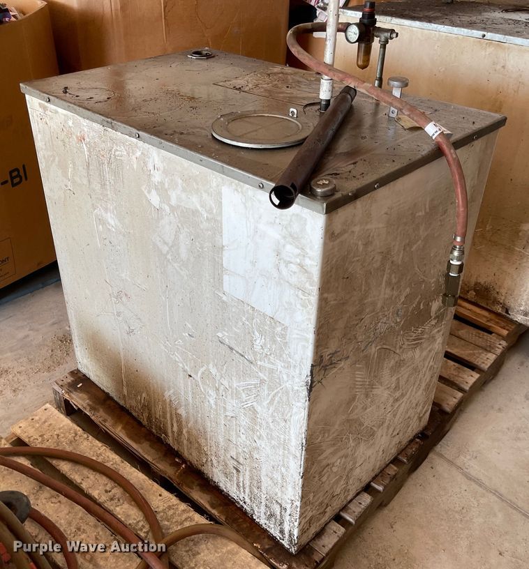 image for item MU9019 Oil tank