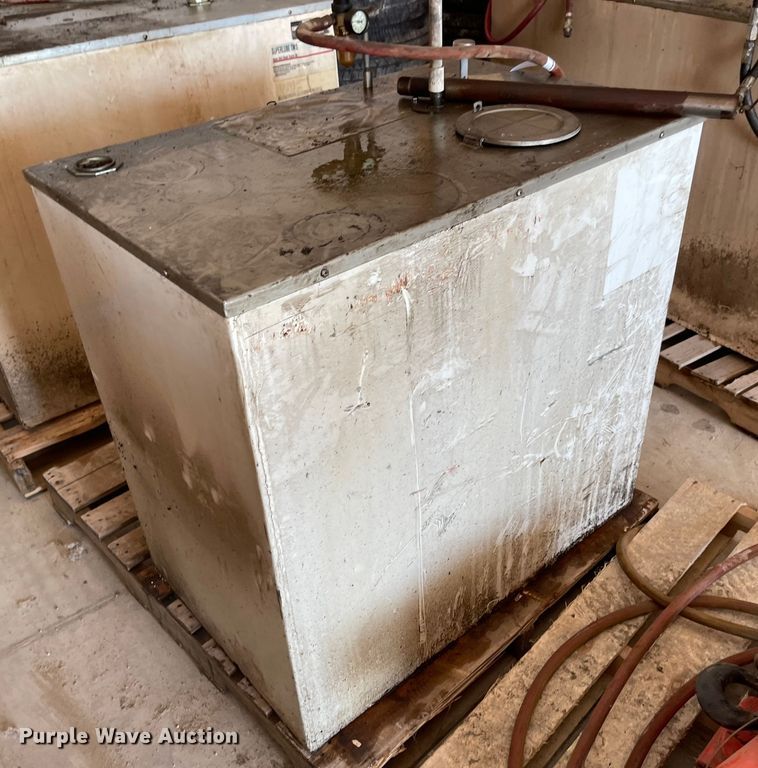 image for item MU9019 Oil tank