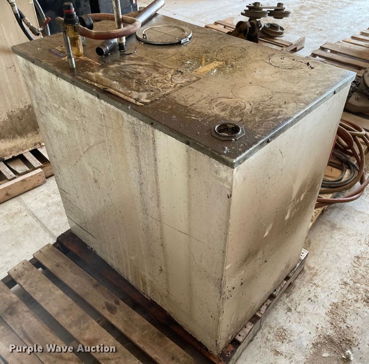 image for item MU9019 Oil tank