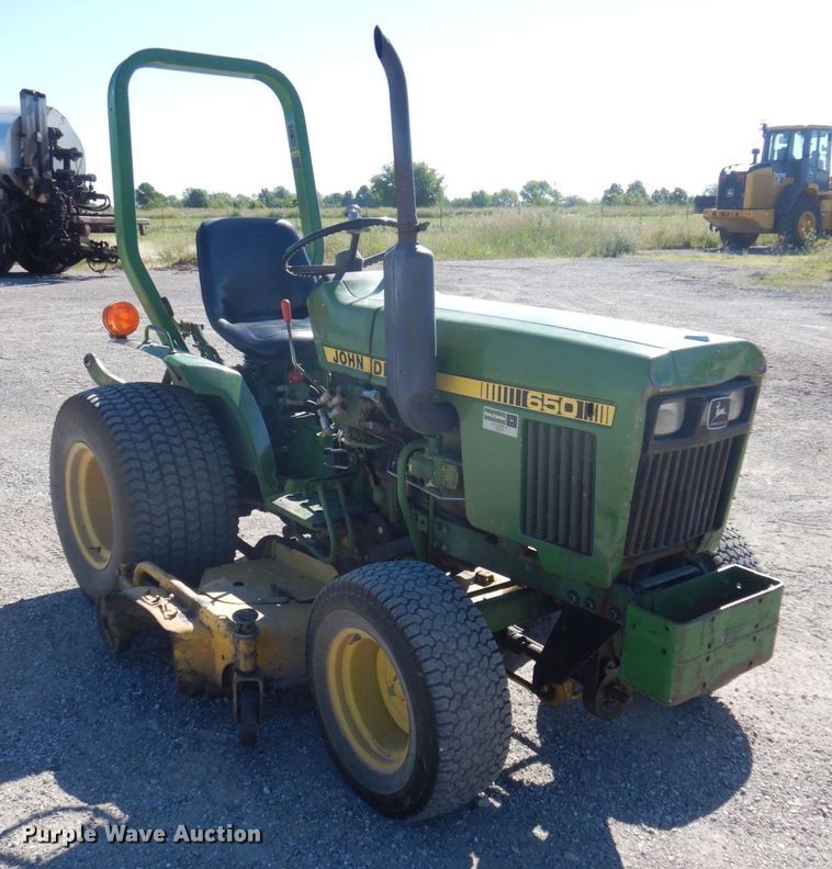 image for item MW9286 1985 John Deere 650  tractor