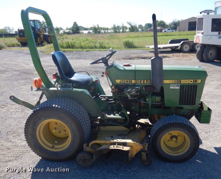 image for item MW9286 1985 John Deere 650  tractor