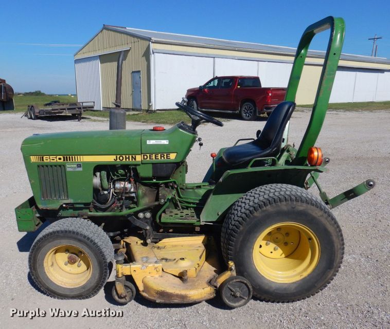 image for item MW9286 1985 John Deere 650  tractor
