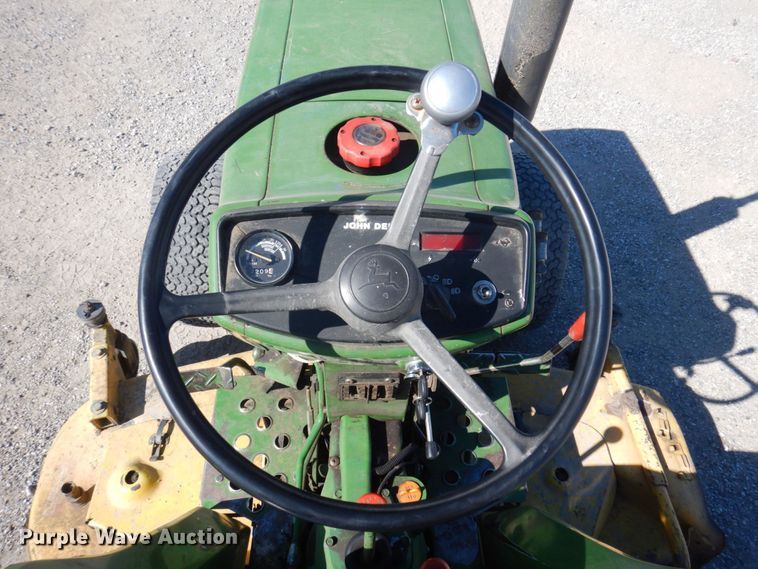 image for item MW9286 1985 John Deere 650  tractor