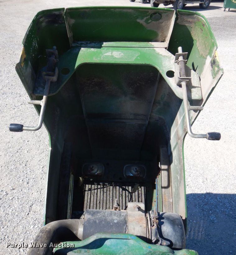 image for item MW9286 1985 John Deere 650  tractor