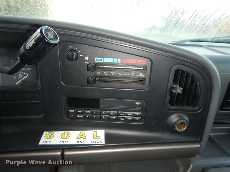 image for item DM3034 1995 Ford Econoline E350  box truck