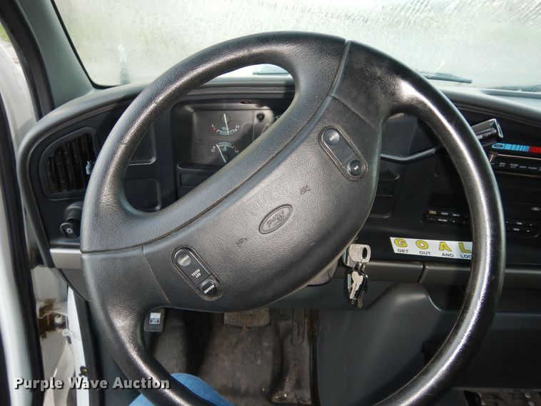 image for item DM3034 1995 Ford Econoline E350  box truck