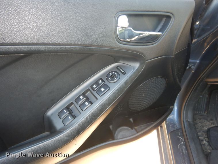 image for item DM3039 2016 Kia Forte EX