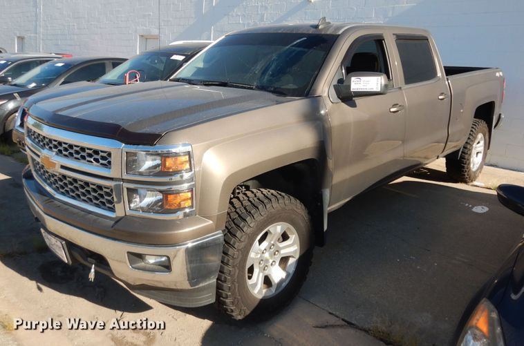 image for item DM3040 2015 Chevrolet Silverado 1500  Crew Cab pickup truck