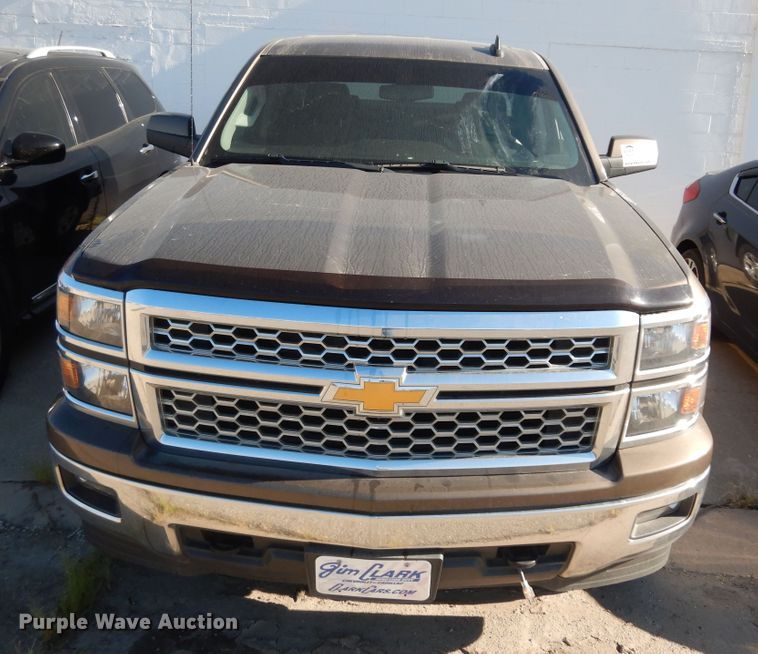 image for item DM3040 2015 Chevrolet Silverado 1500  Crew Cab pickup truck