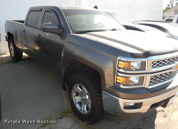 image for item DM3040 2015 Chevrolet Silverado 1500  Crew Cab pickup truck