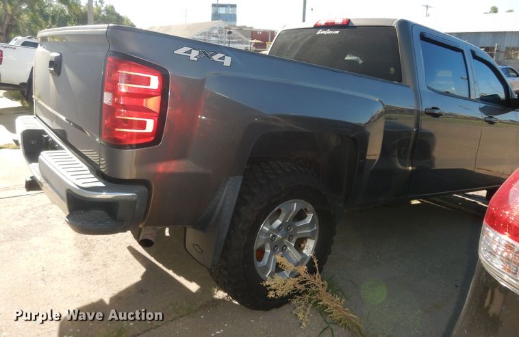 image for item DM3040 2015 Chevrolet Silverado 1500  Crew Cab pickup truck