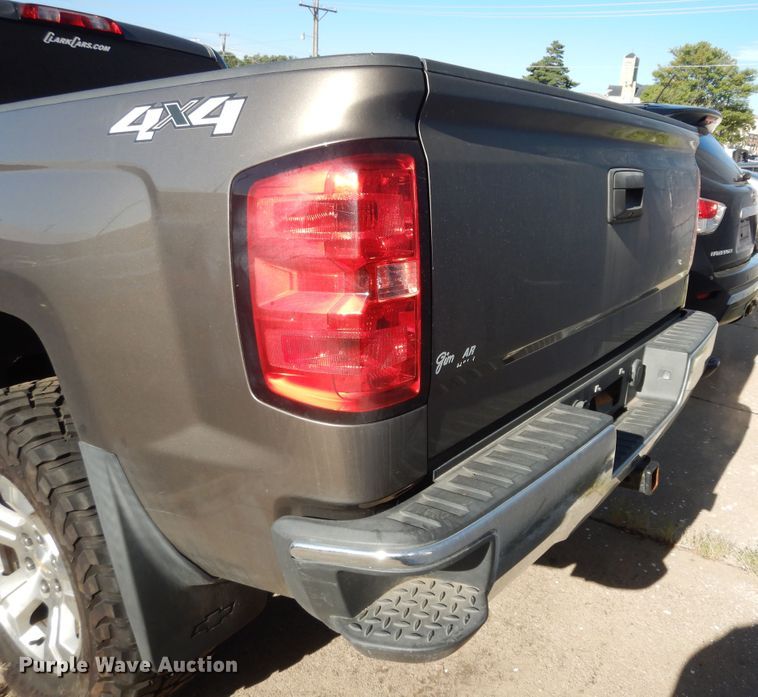 image for item DM3040 2015 Chevrolet Silverado 1500  Crew Cab pickup truck