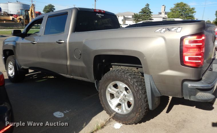 image for item DM3040 2015 Chevrolet Silverado 1500  Crew Cab pickup truck