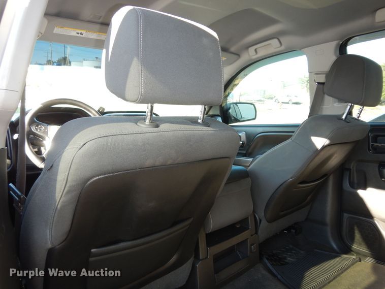 image for item DM3040 2015 Chevrolet Silverado 1500  Crew Cab pickup truck